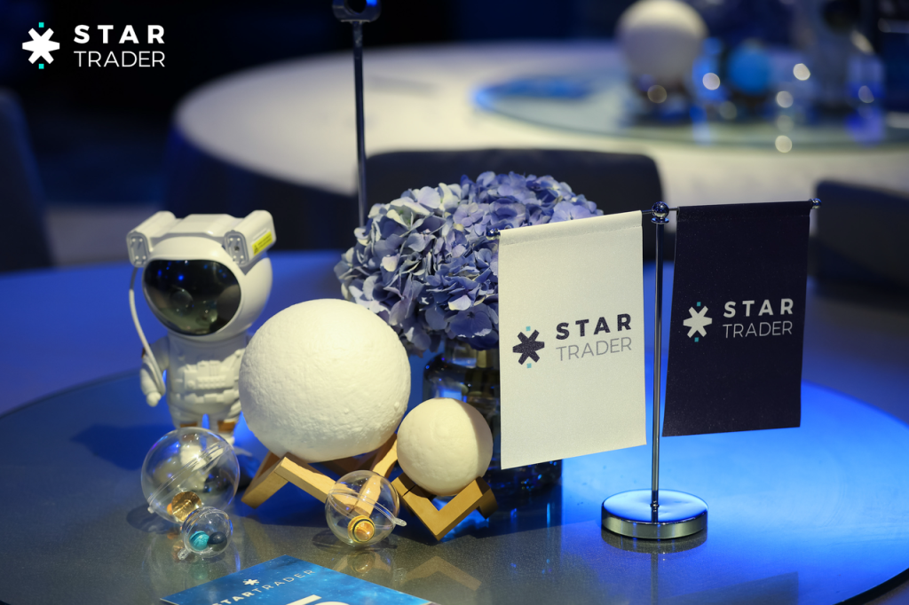 STARTRADER gala dinner at the Bangkok Marriott Hotel's Surawongse Ballroom. Photo 3