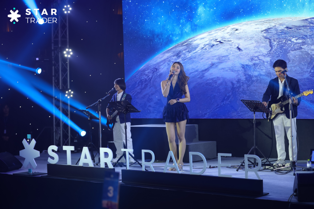STARTRADER gala dinner at the Bangkok Marriott Hotel's Surawongse Ballroom. Photo 4