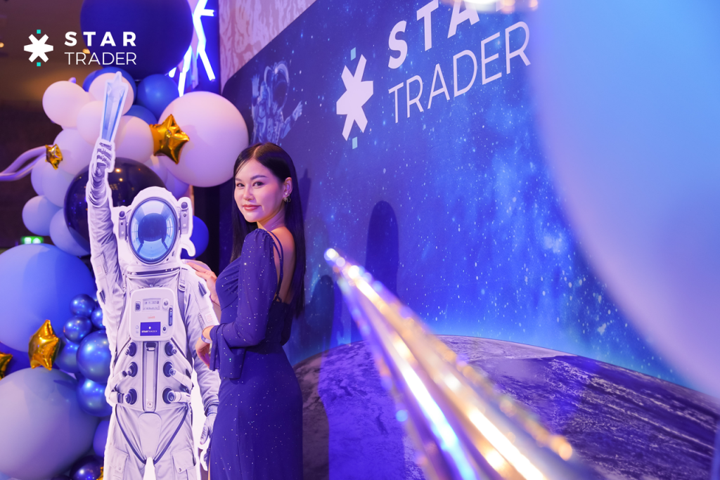 STARTRADER gala dinner at the Bangkok Marriott Hotel's Surawongse Ballroom. Photo 2